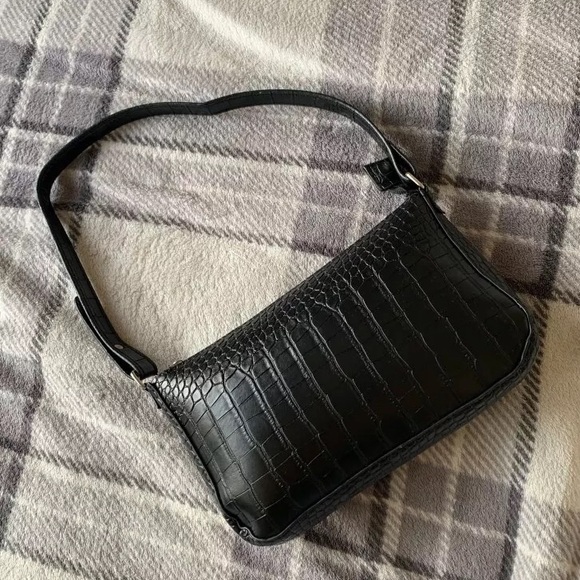 Retro Hand Bag. - Picture 2 of 11